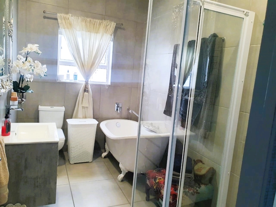 3 Bedroom Property for Sale in Port Owen Western Cape